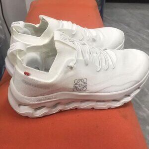 On Running Lightweight Sneakers